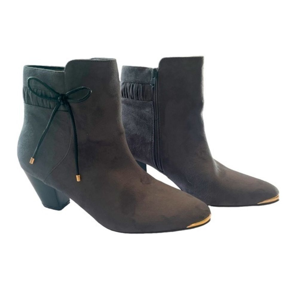 Ashro Woman’s Leather‎ Bow & Gray Suede Boots, Size 12